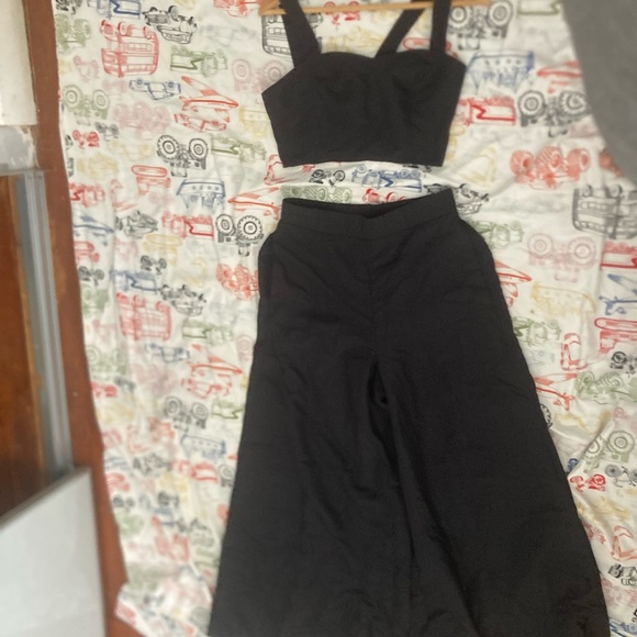 Pants size 6 and top size S - Picture 2 of 10